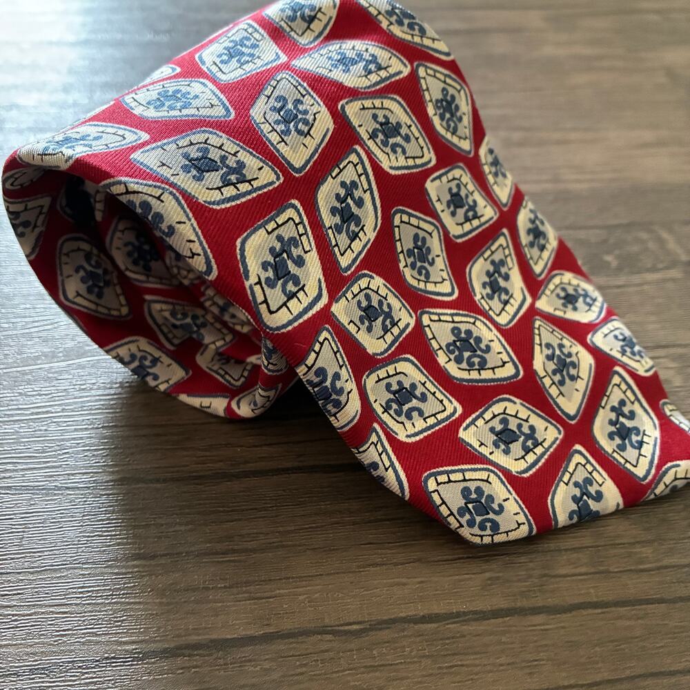 Lands' End red blue white patterned tie made in USA 100% silk 3.5 inch width